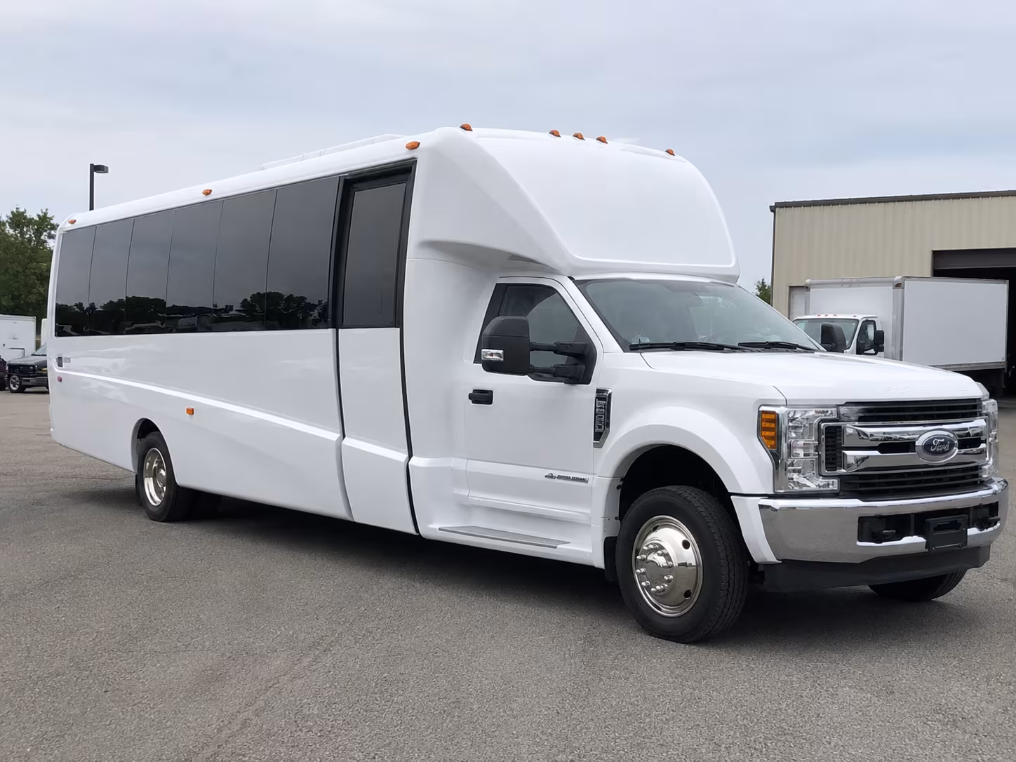bloomington charter bus rentals for bloomington educational trips