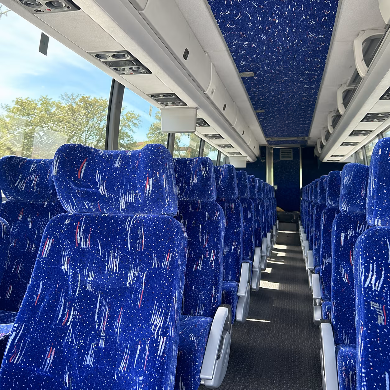 burnsvillecharterbuscompany com makes msp airport transfers easy for burnsville corporate groups