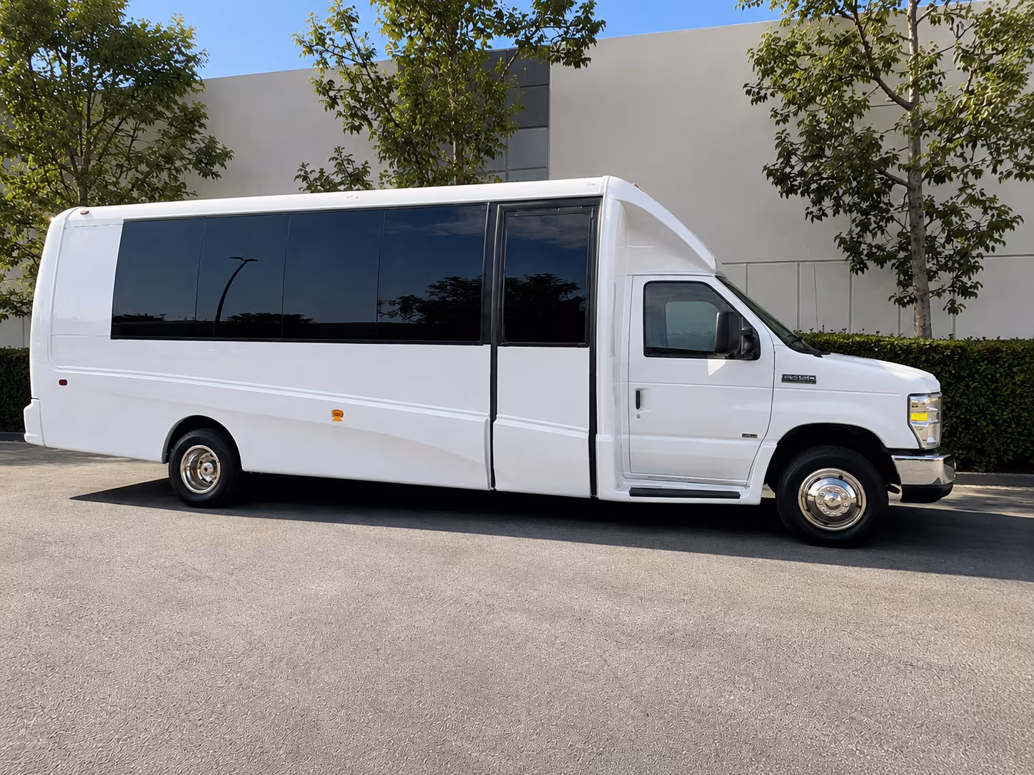 how your starting location and deadhead miles affect bus rental rates in burnsville