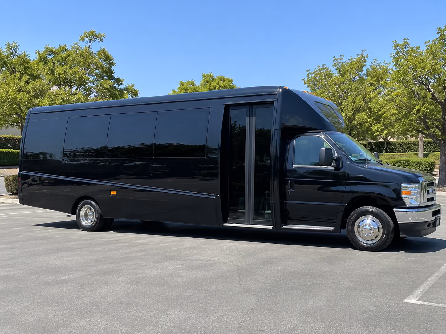 minnetonka timely charter buses for minnetonka private events